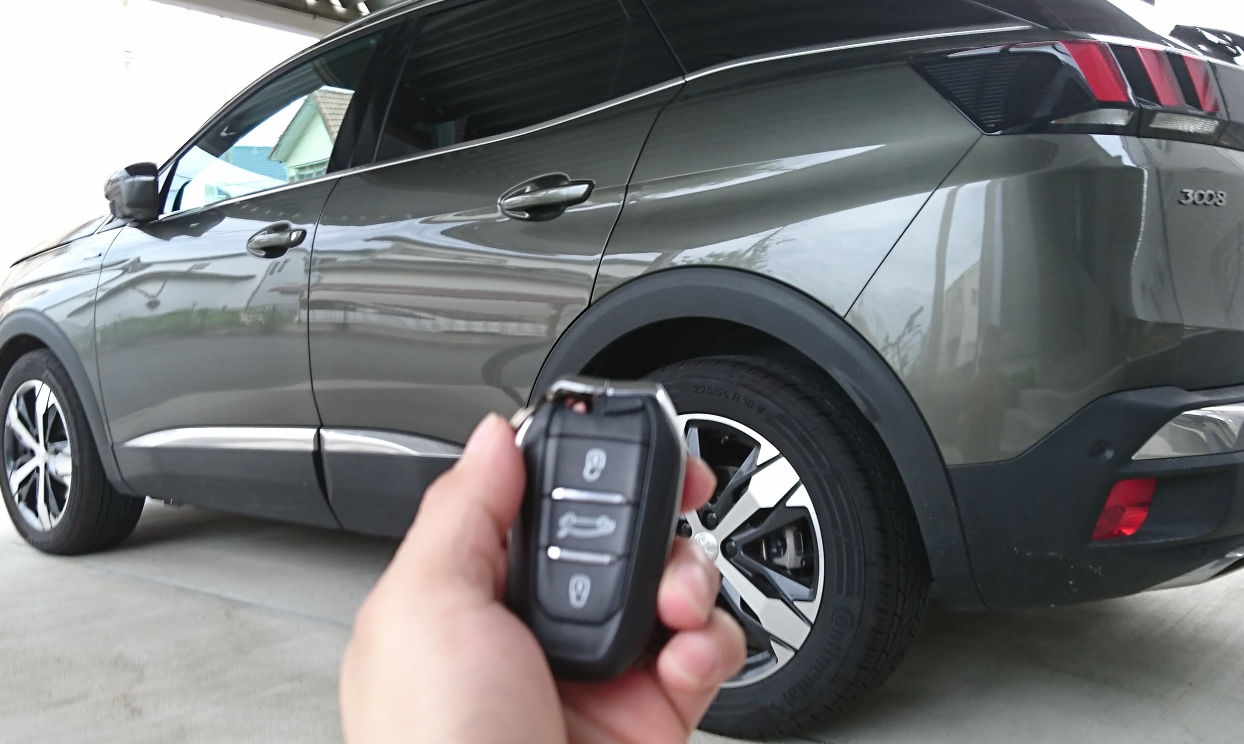 試して体験してみよう車のキーレスの隠れた機能にビックリ間違いなし マジブロ